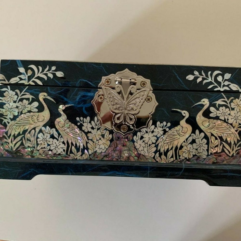 Mother of Pearl Black 2-tier Jewelry Box Asian Cranes - Picture 2 of 6